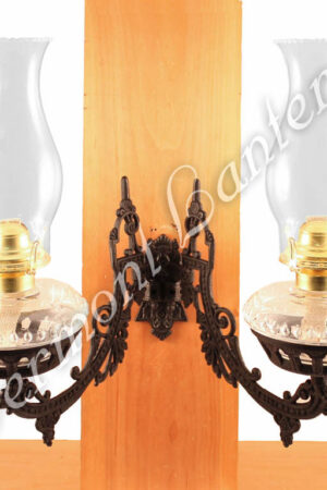 Dual Oil Lamp - Clear w/Cast Iron Bracket