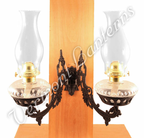 Dual Oil Lamp - Clear w/Cast Iron Bracket