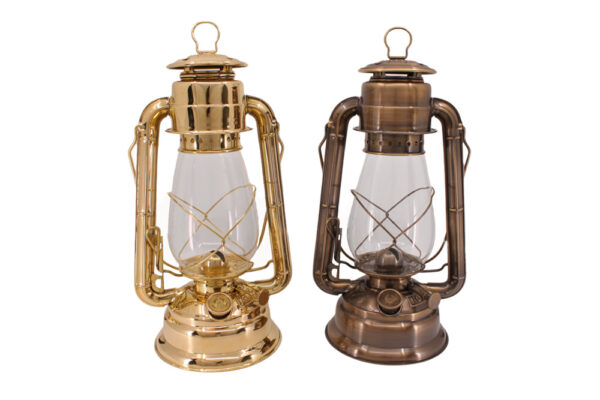 Hurricane Oil Lantern - Antique Brass - 12.5"