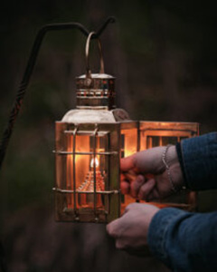 Vermont Lanterns Brass Chief Lamp