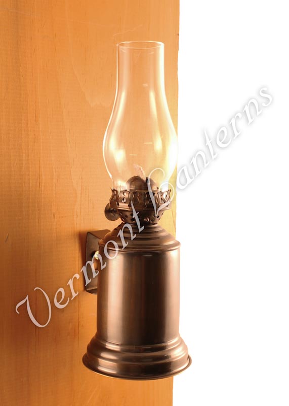 Oil Lanterns - Antique Brass Tavern Mug Lamp - 13.5"